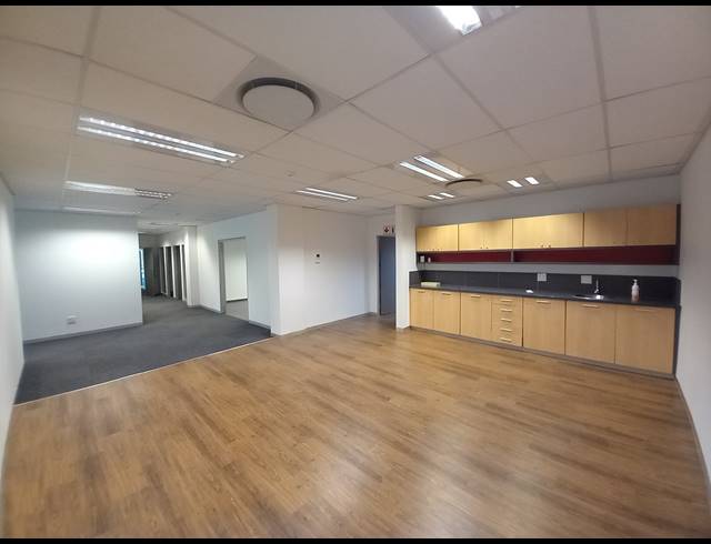 505M² OFFICE TO LET IN BRYANSTON